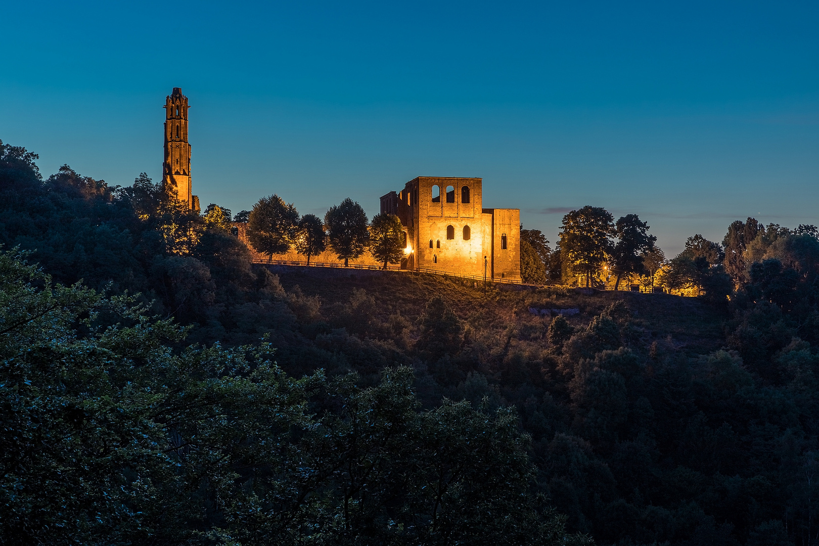 Blaue Stunde - Goldenes Licht