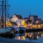 Blaue Stunde im alten Wismarer Hafen