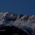 Blaue Stunde im Büro