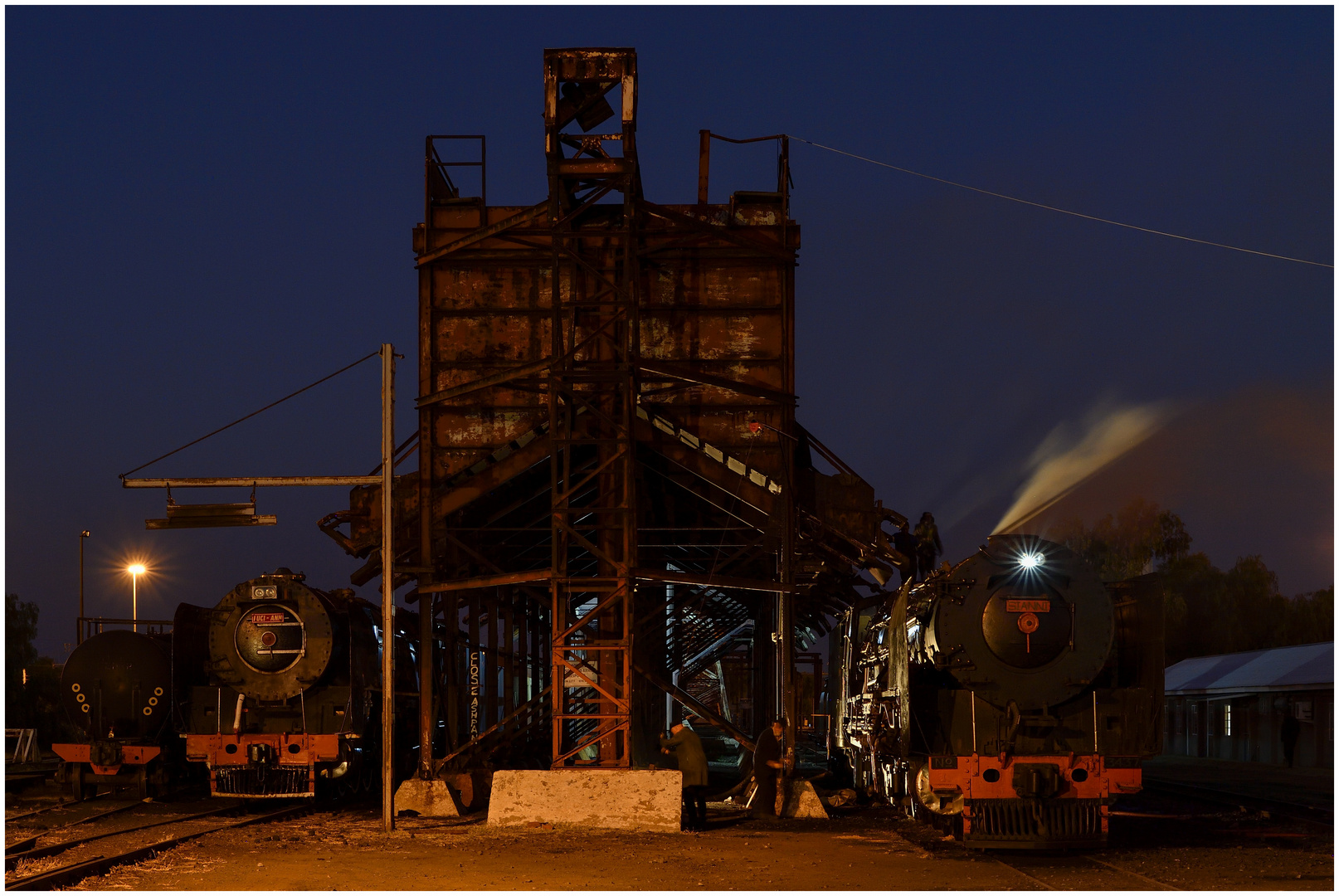 Blaue Stunde im Depot Beaconsfield