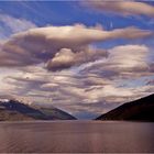 Blaue Stunde im Fjord