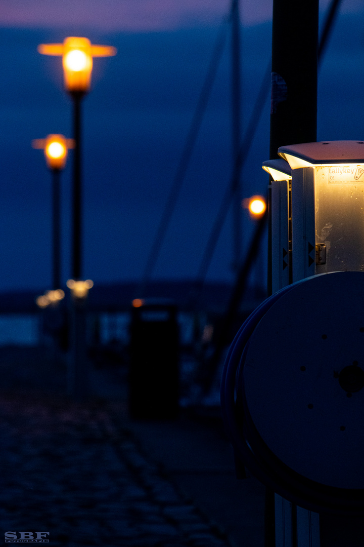 Blaue Stunde im Hafen 02