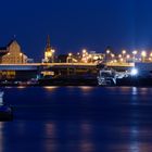 blaue Stunde im Hafen