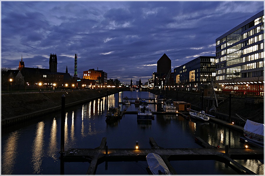 Blaue Stunde im Hafen!