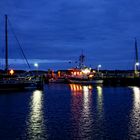 Blaue Stunde im Hafen