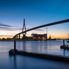 Blaue Stunde im Hafen hamburg