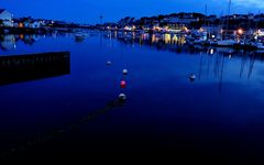 Blaue Stunde im Hafen von Audierne