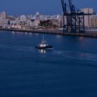 Blaue Stunde im Hafen von Cadiz