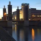 Blaue Stunde im Innenhafen Duisburg