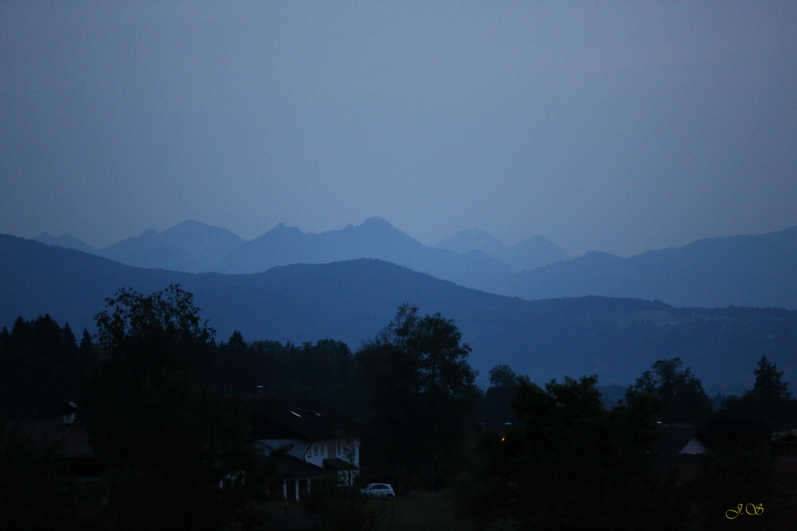 Blaue Stunde im Karwendel Gebirge.