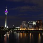 Blaue Stunde im Medienhafen Düsseldorf