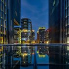 Blaue Stunde im Medienhafen Düsseldorf