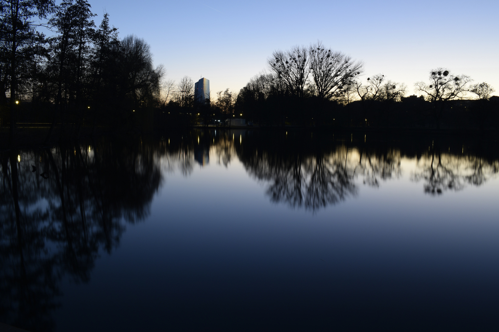 Blaue Stunde im Ostpark