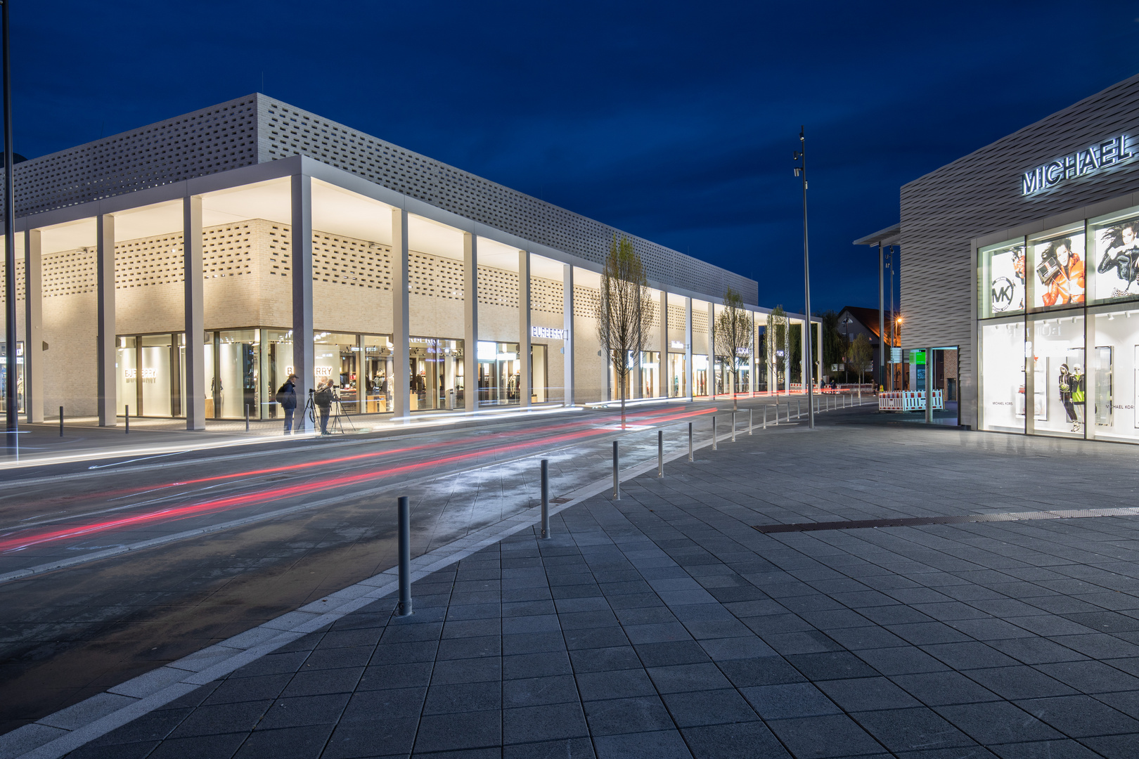 Blaue Stunde im Outletcity Metzingen