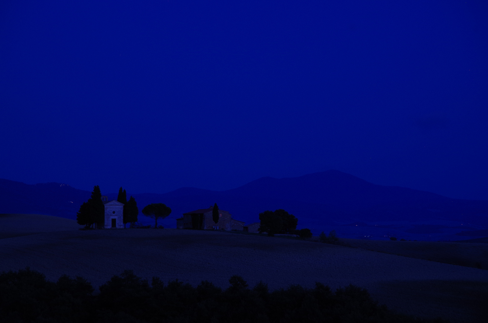 Blaue Stunde im Val d' Orcia