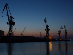 Blaue Stunde im Westhafen Wismar