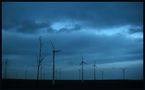 blaue Stunde im Windpark von Bine M