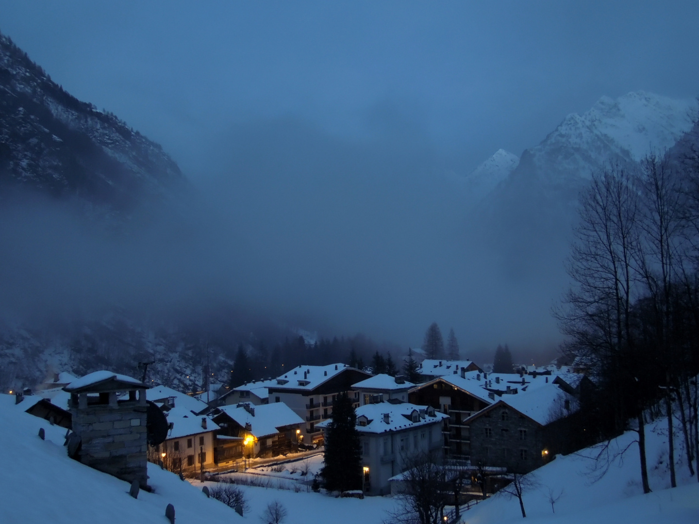 Blaue Stunde in Alagna