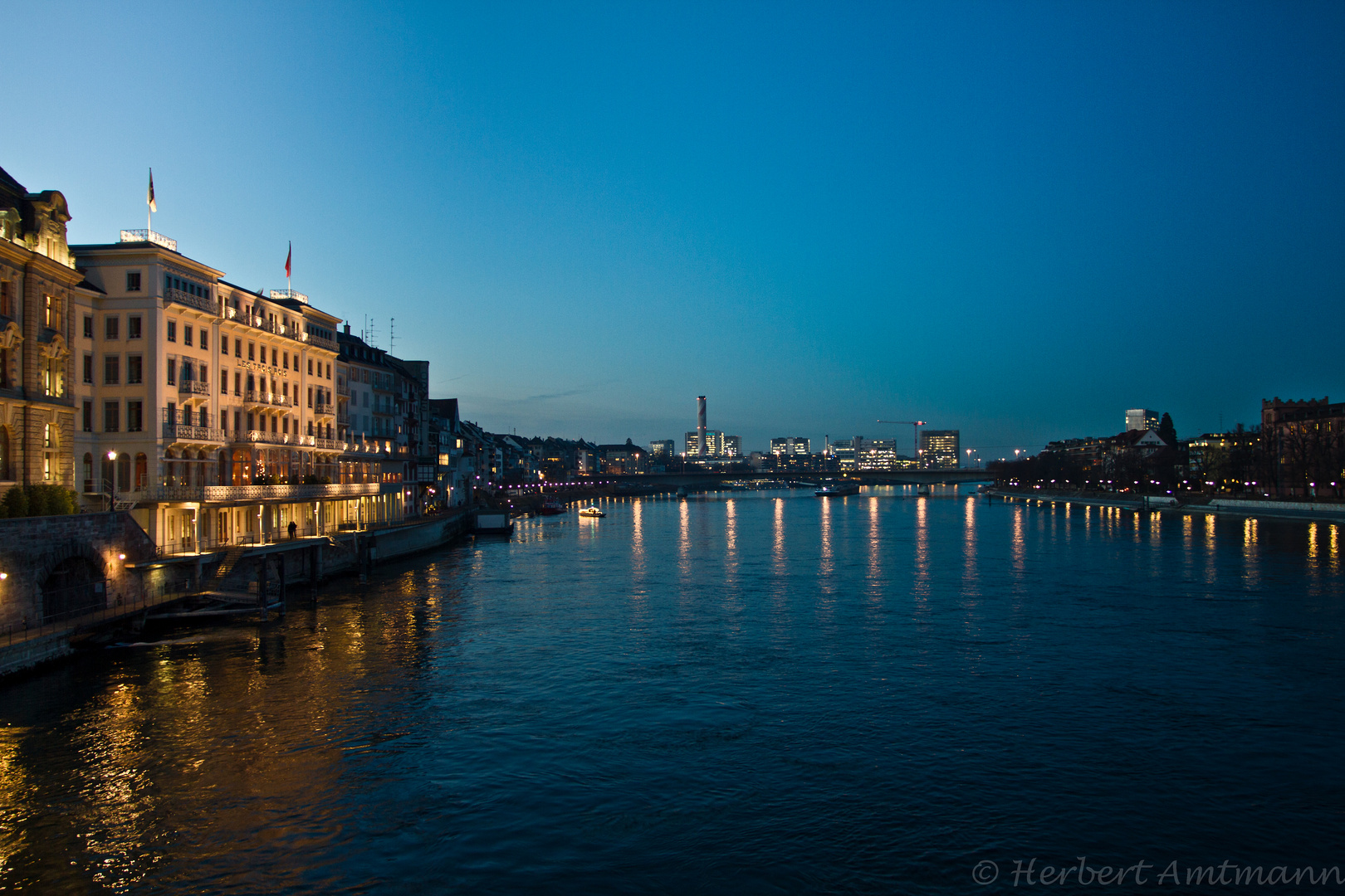 Blaue Stunde in Basel