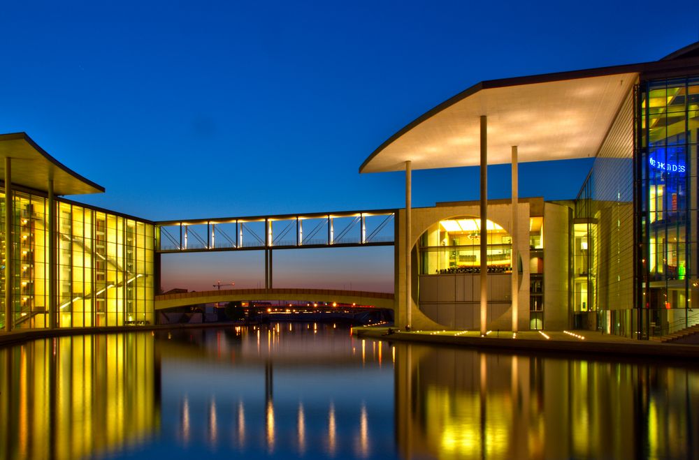 Blaue Stunde in Berlin von Heppert 