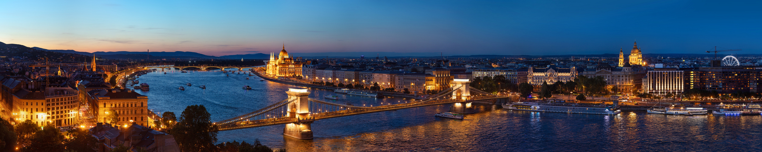 Blaue Stunde in Budapest