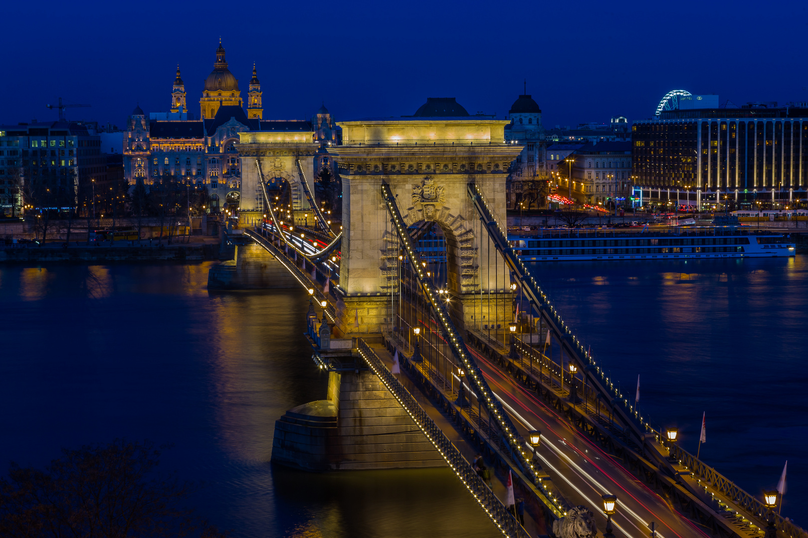 Blaue Stunde in Budapest