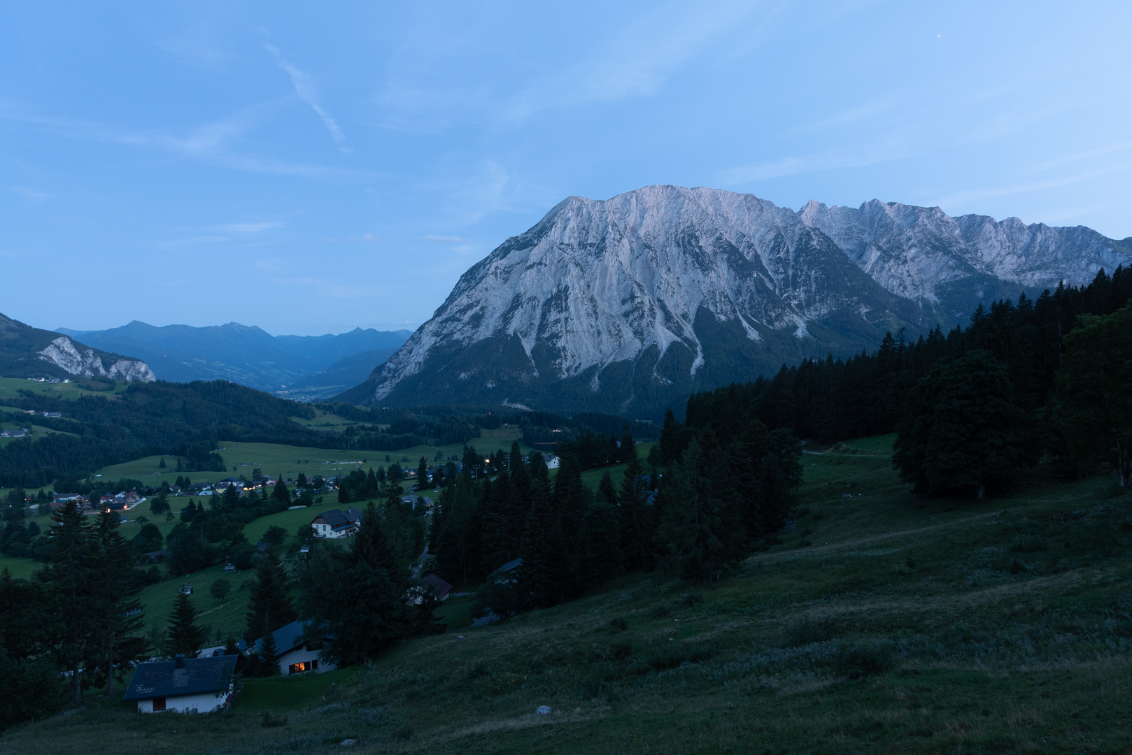 Blaue Stunde in den Bergen