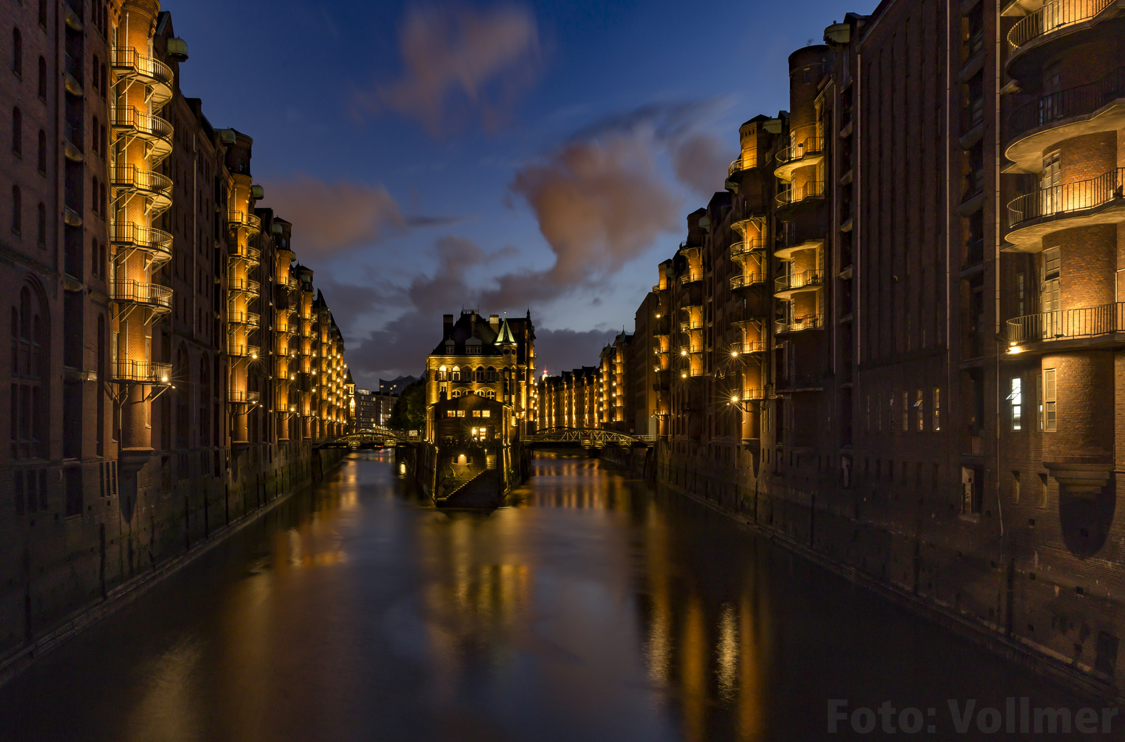 Blaue Stunde in der Hamburger Speicherstadt