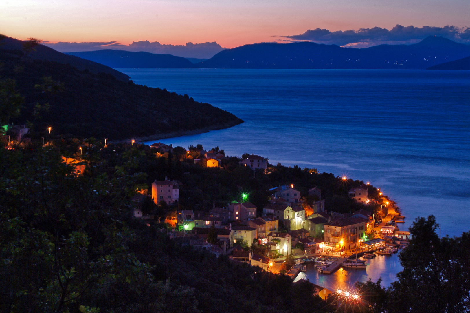 BLAUE STUNDE IN DER KVARNER BUCHT