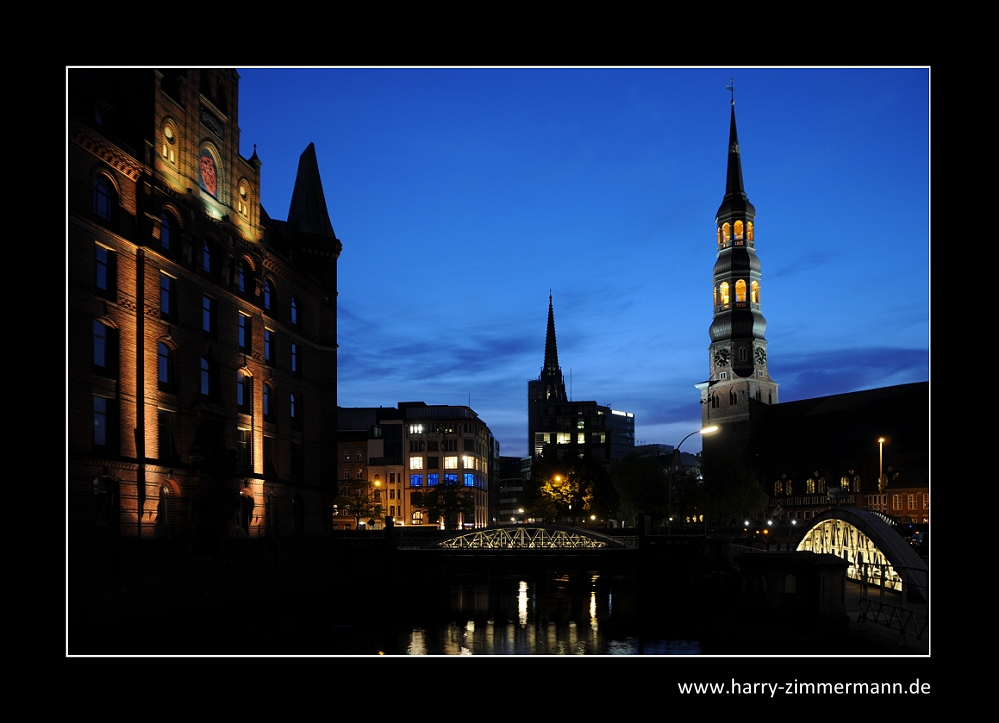 Blaue Stunde in der Speicherstadt