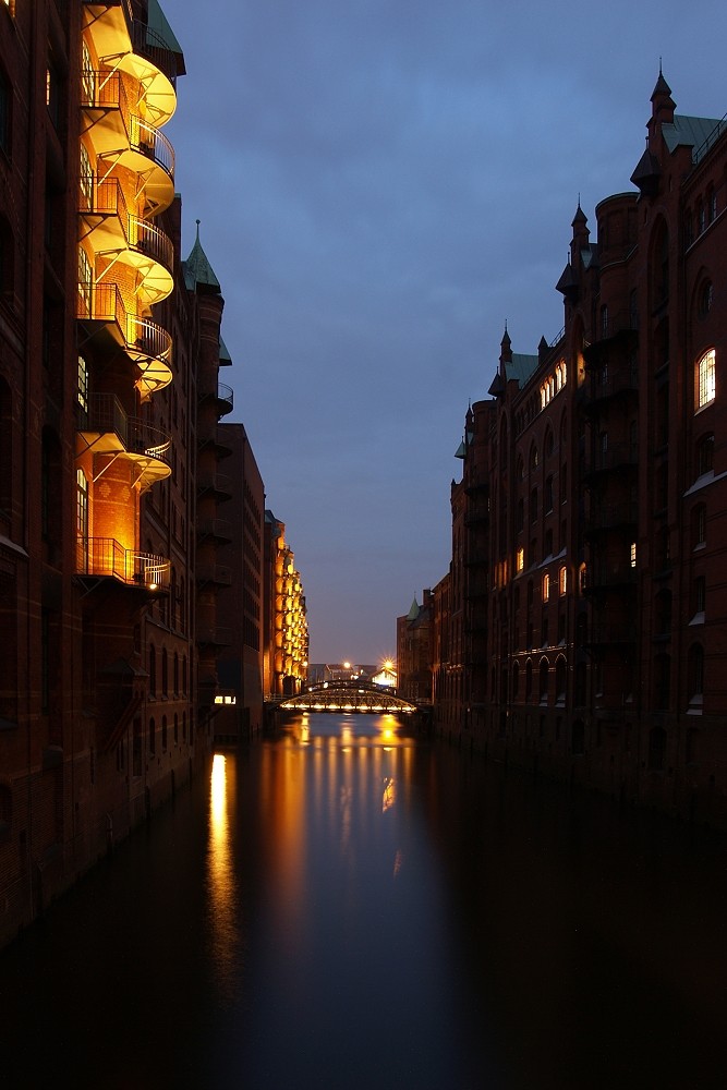 Blaue Stunde in der Speicherstadt