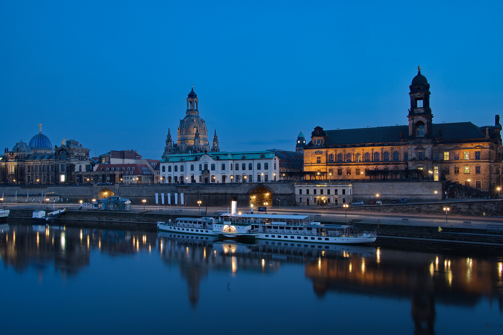 Blaue Stunde in Dresden