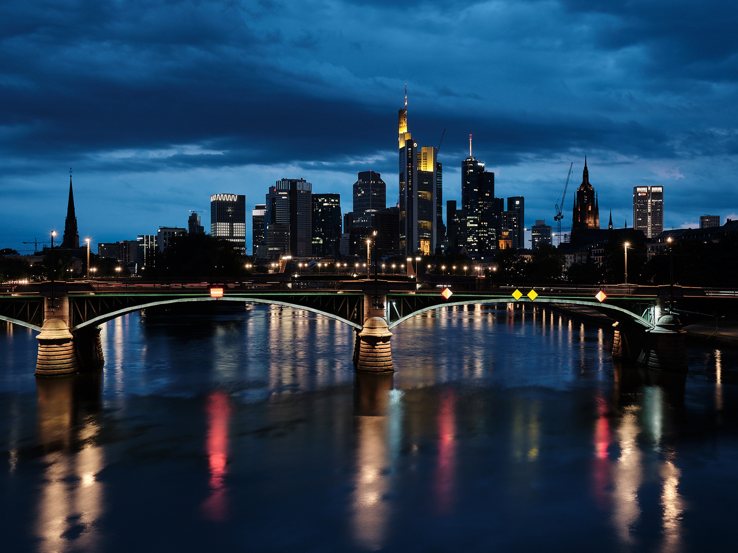 Blaue Stunde in Frankfurt am Main