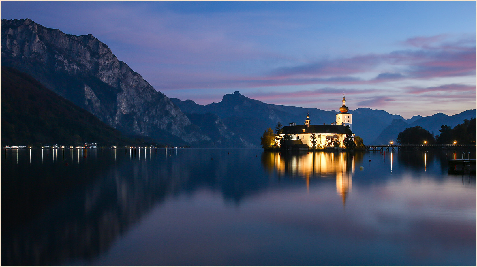 Blaue Stunde in Gmunden, Schloss Ort