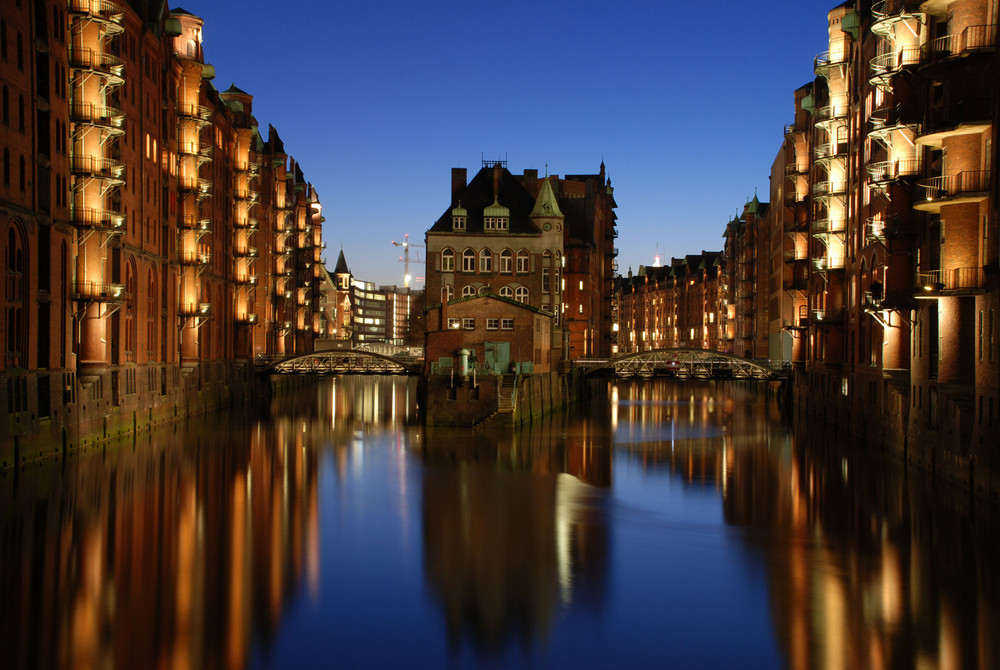 Blaue Stunde in Hamburg