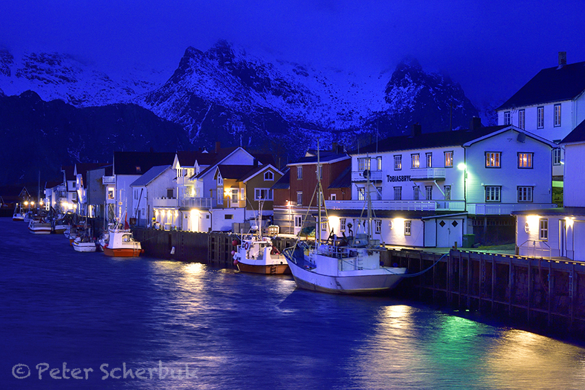 Blaue Stunde in Henningsvaer...