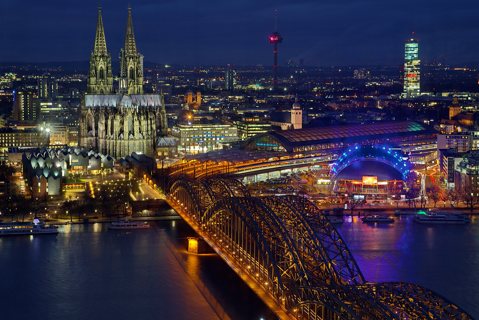 Blaue Stunde in Köln