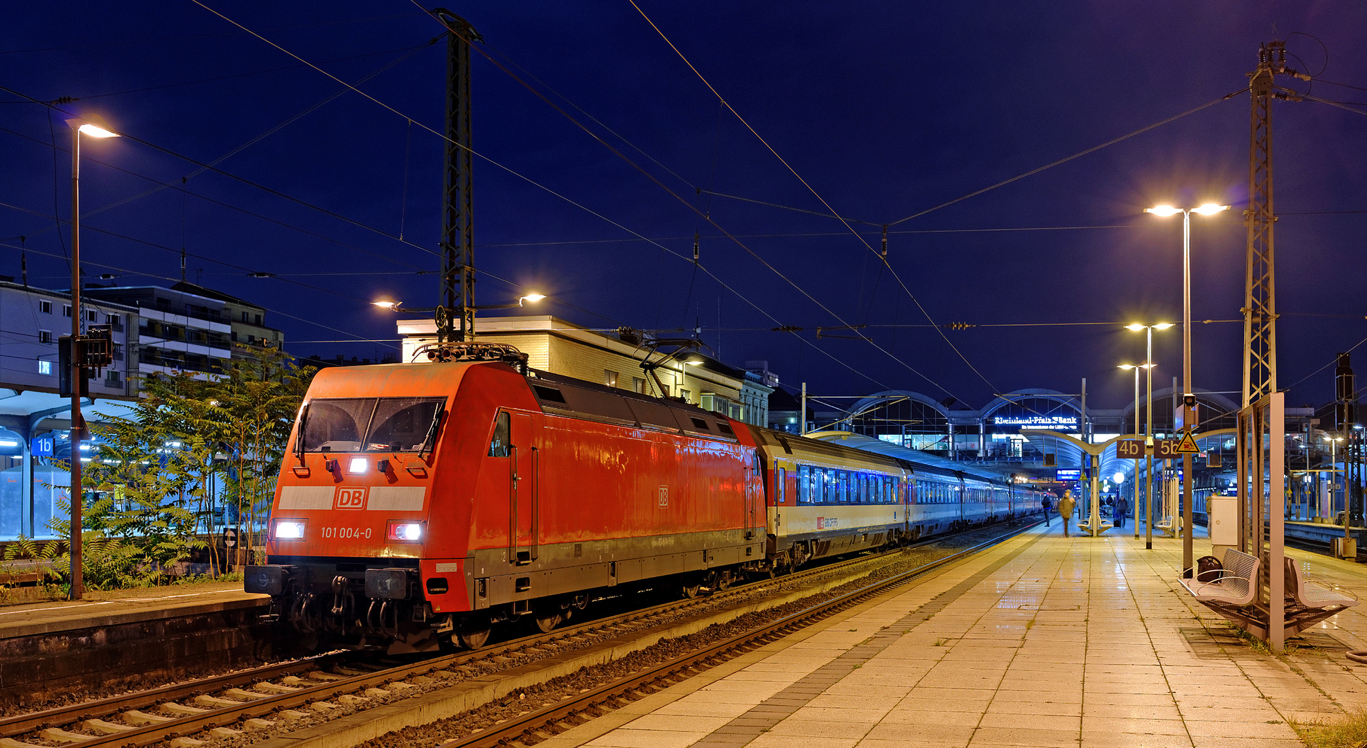 Blaue Stunde in Mainz Hbf