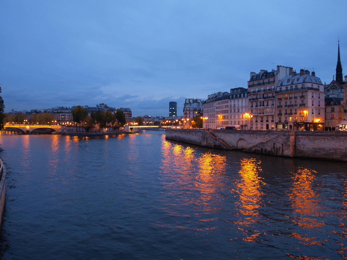 Blaue Stunde in Paris