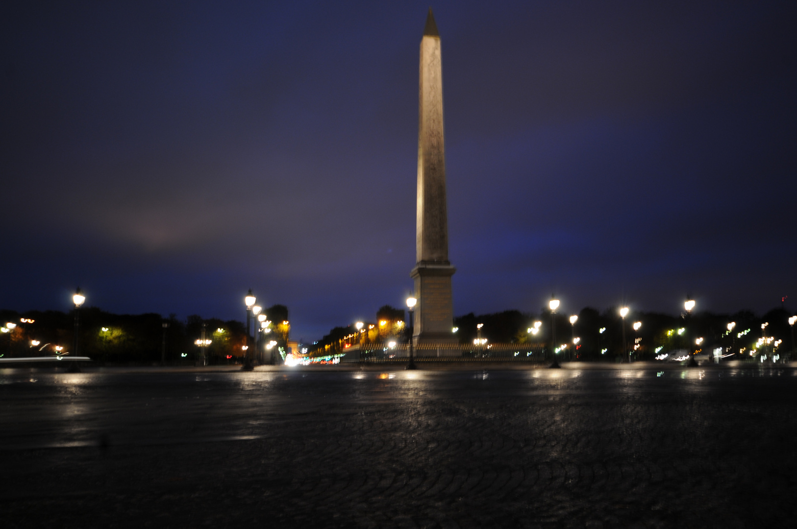 Blaue Stunde in Paris ohne Stativ