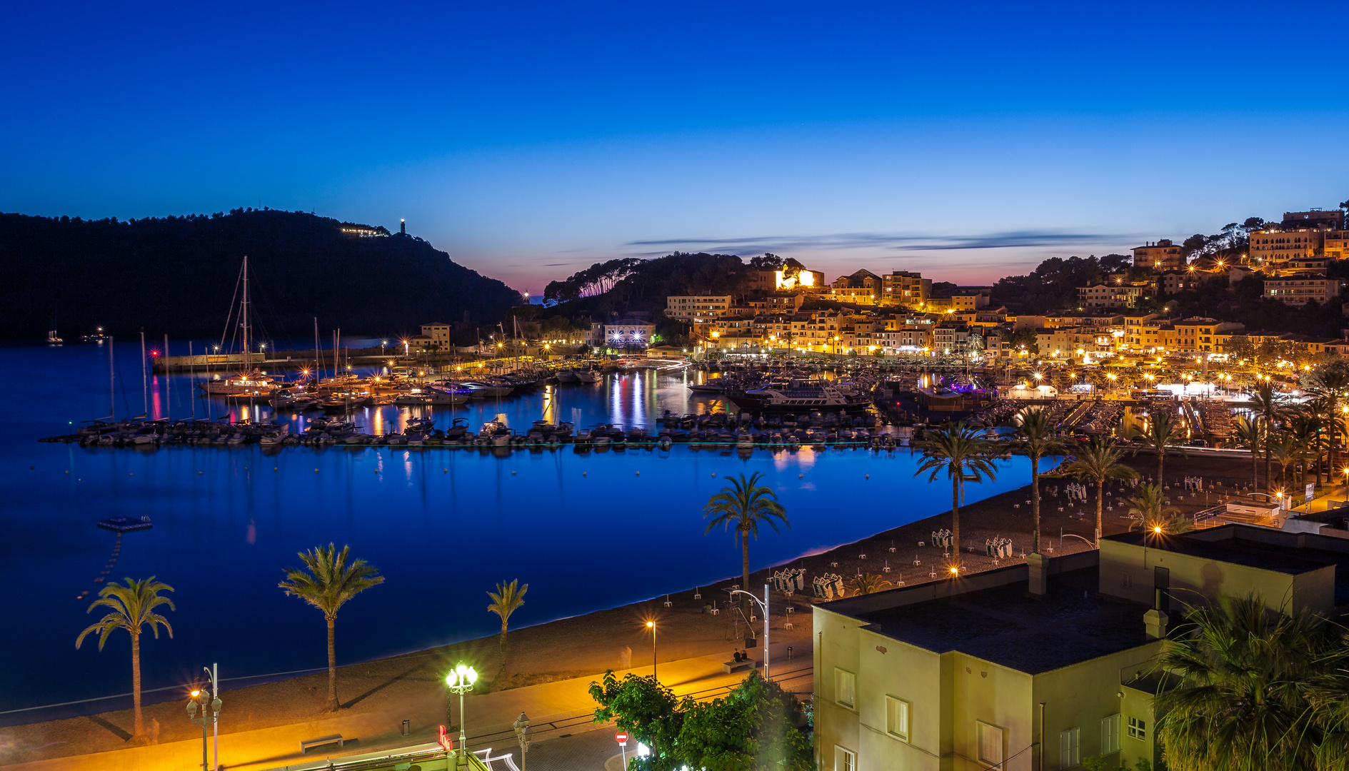 Blaue Stunde in Port Soller, Mallorca