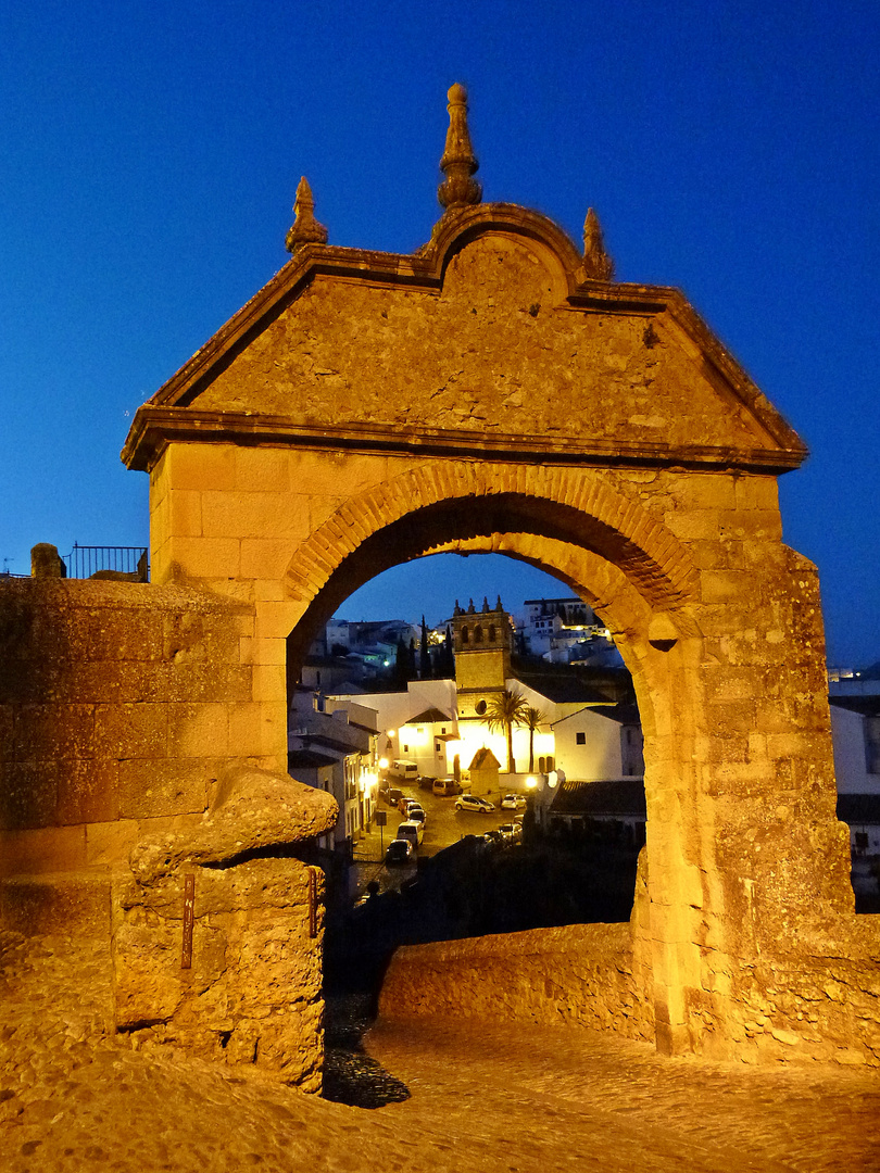 Blaue Stunde in Ronda / Andalusien