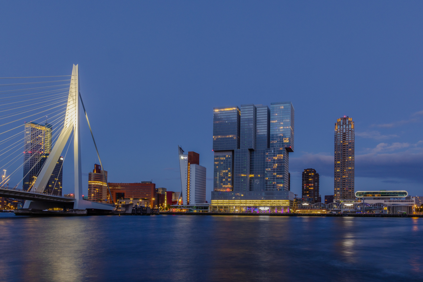 Blaue Stunde in Rotterdam