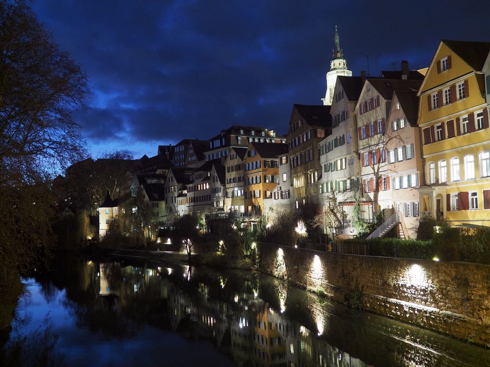 Blaue Stunde in Tübingen Foto &amp; Bild wasser, fenster