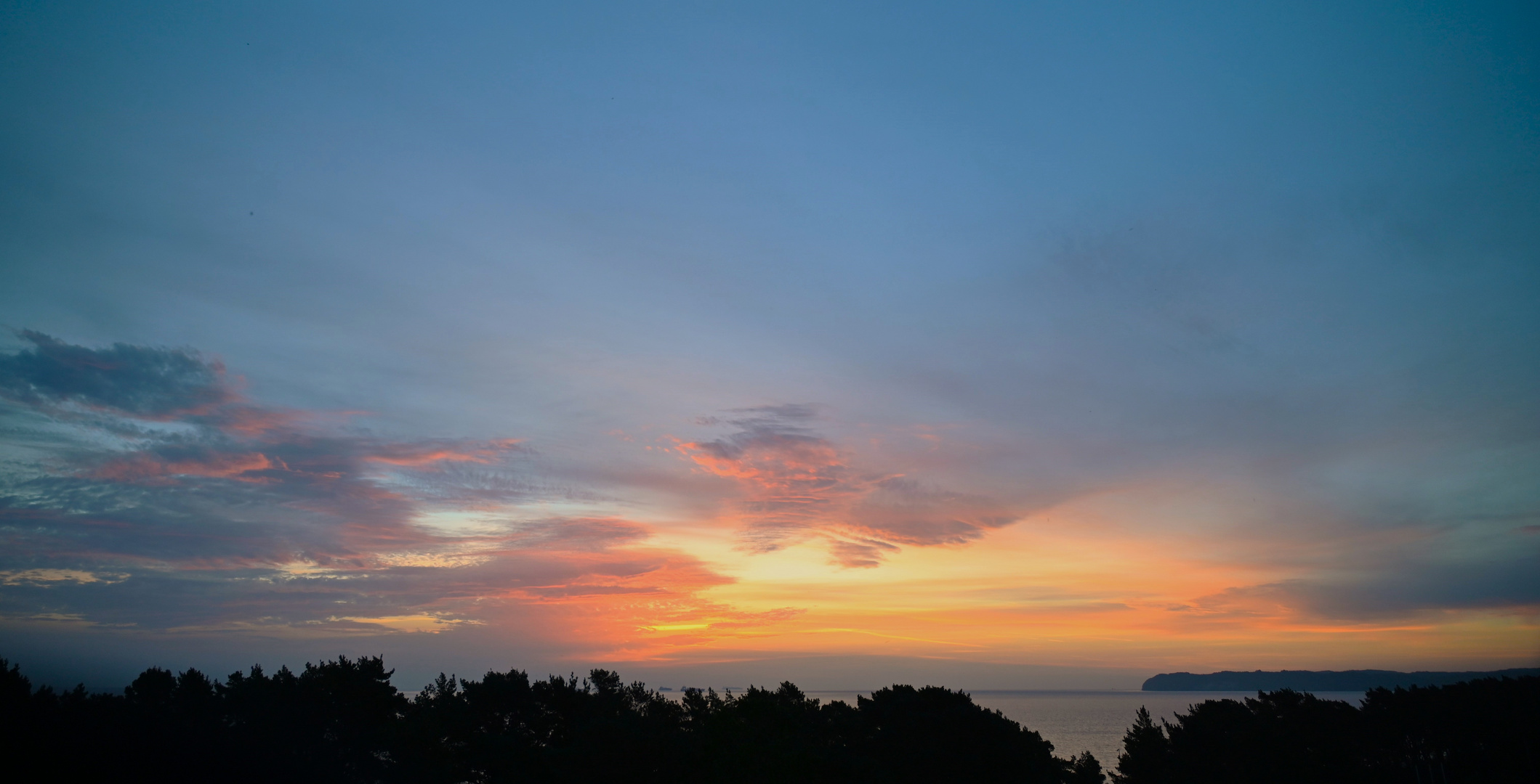 Blaue Stunde kurz vor Sonnenaufgang ....