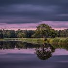 blaue Stunde mit drohenden Wolken