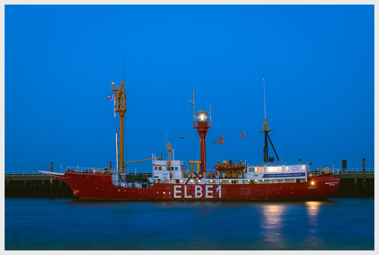 Blaue Stunde mit Elbe 1