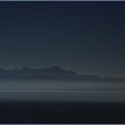 Blaue Stunde mit Säntis über dem Bodensee