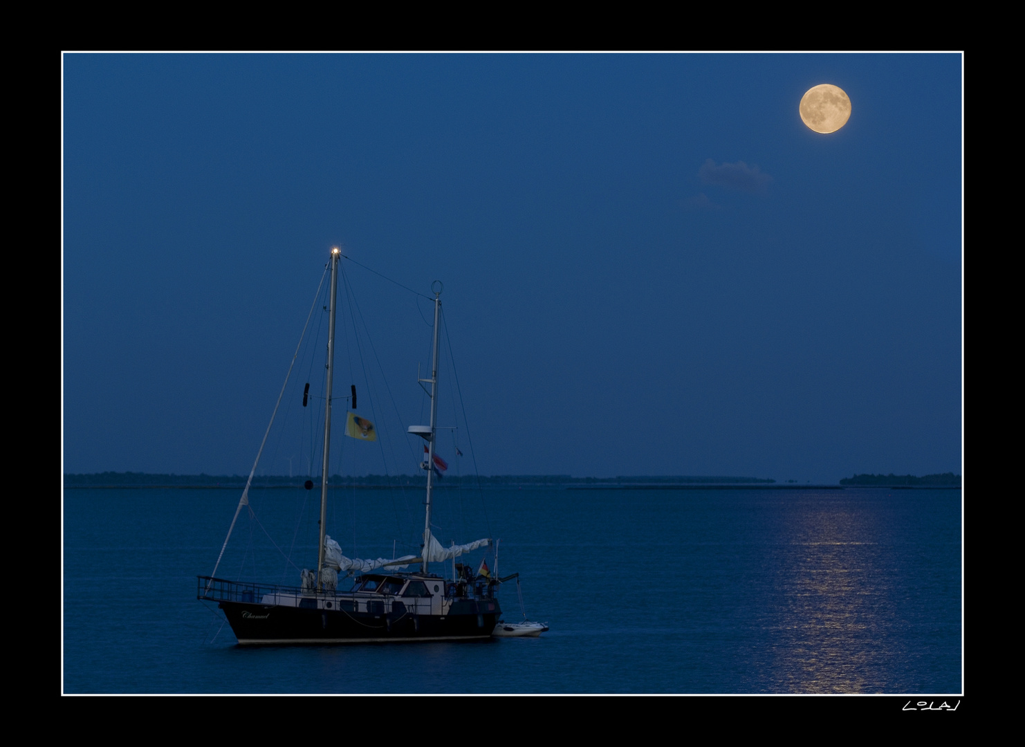 Blaue Stunde (mit Segelboot)