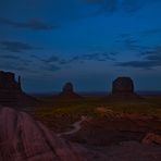 Blaue Stunde..... Monument Valley 